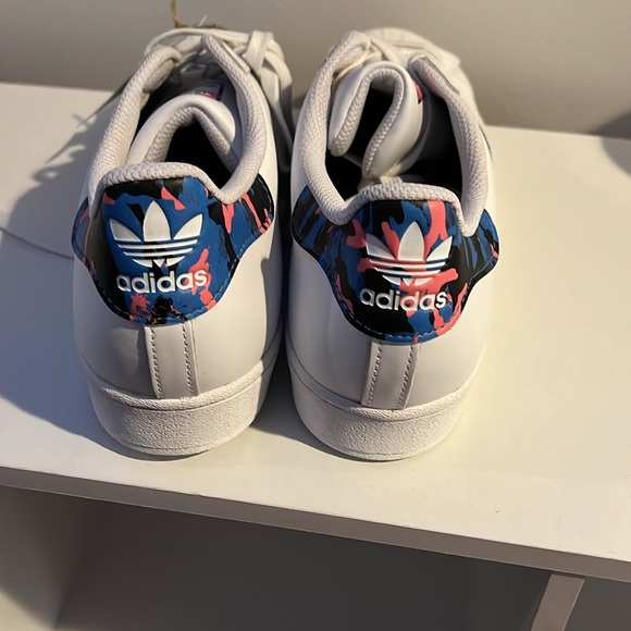 Discontinued Adidas Shelltoe Size 11 White with Black Blue and Pink camo - Picture 4 of 5